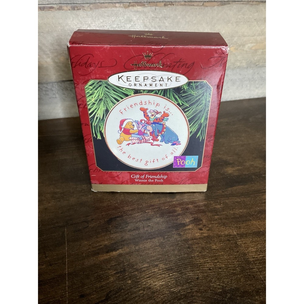 Hallmark Disney Winnie the Pooh Gift of Friendship Ornament 1997
